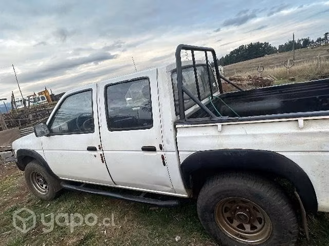 Camioneta nissan 4x2