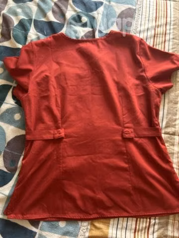 Uniforme Rojo oscuro, marca Grey - Imagen 4