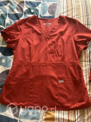 Uniforme Rojo oscuro, marca Grey - Imagen 3