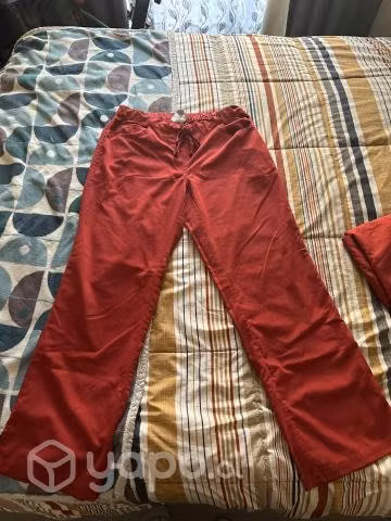 Uniforme Rojo oscuro, marca Grey - Imagen 5