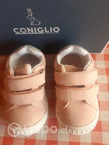 Zapatilla rosada de bebe