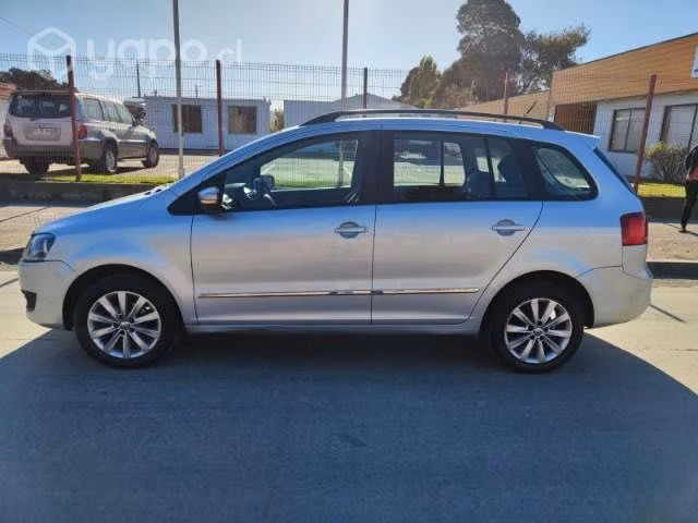 Volkswagen Suran , año 2011