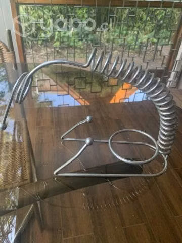 Soporte metálico para vino. Casi nuevo