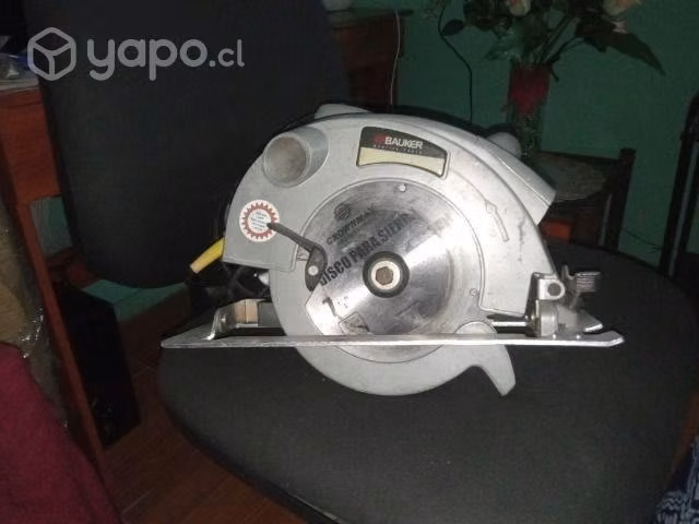 Sierra Circular semi Nueva.