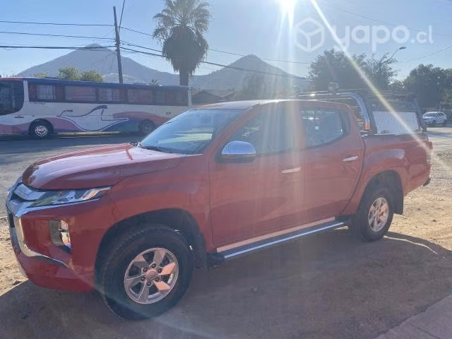 Mitsubishi l200 2000