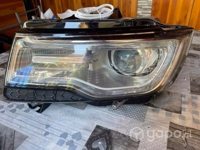 Foco izquierdo grand cherokee 2016