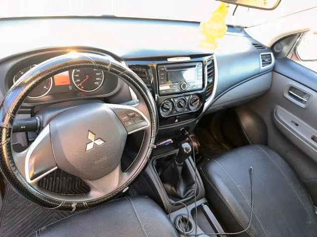 Mitsubishi l200 2018
