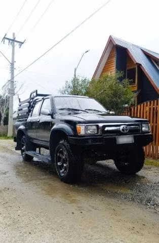 Se vende Toyota hilux 4x4 1994