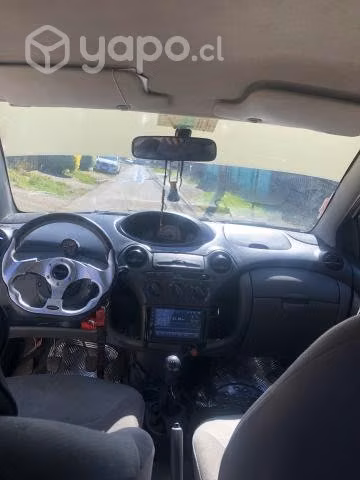 Vendo toyota yaris