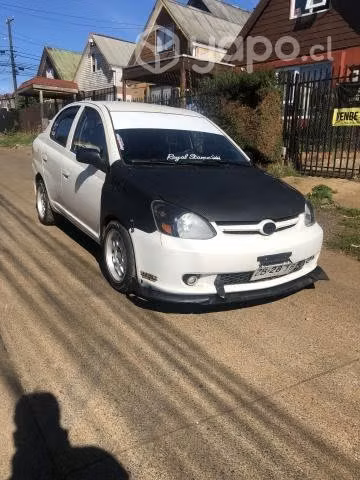 Vendo toyota yaris