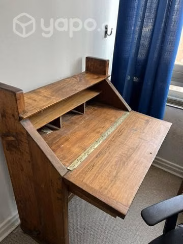 Escritorio de madera