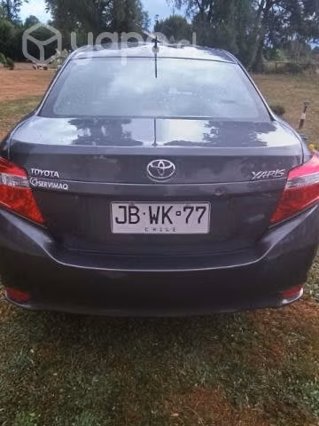 Vendo Toyota sedan automático 2017