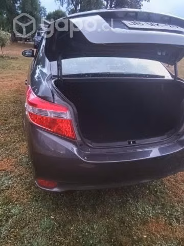 Vendo Toyota sedan automático 2017