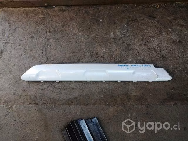 Moldura parachoque trasero toyota corolla cross