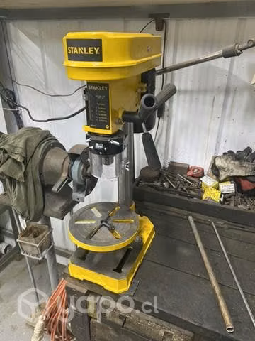 Taladro pedestal stanley