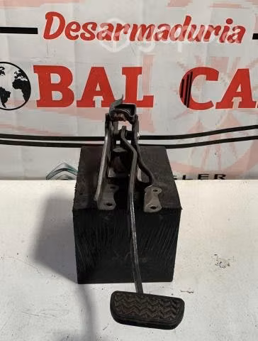 Pedal de freno TOYOTA YARIS 2014