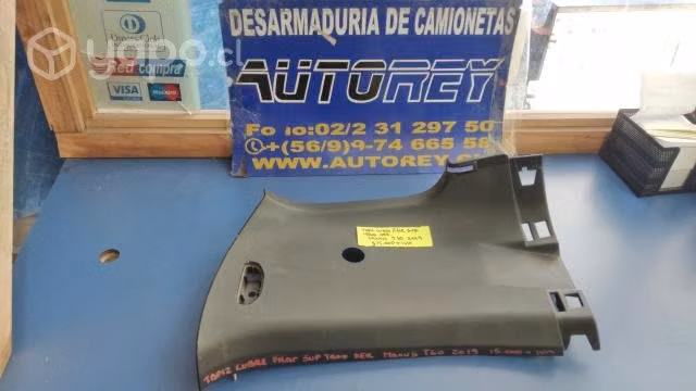 Tapiz cubre pilar superior tras der Maxus T60 2019