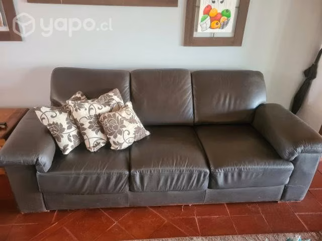 Hermoso sofa de cuero