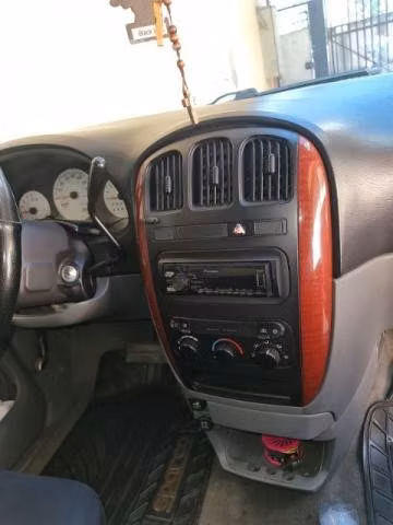 Vendo van chrysler town & country 2.007 - Imagen 7