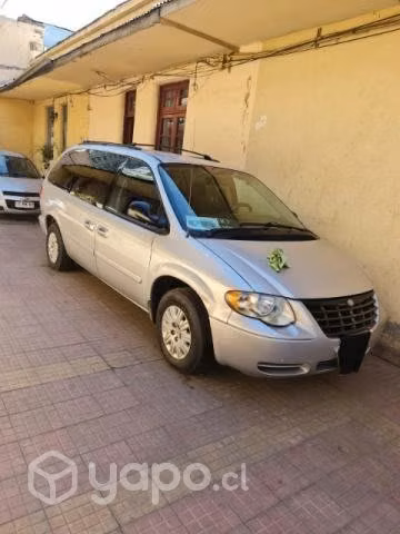 Vendo van chrysler town & country 2.007 - Imagen 6