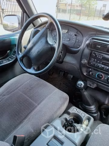 Ranger 4x2 2001 cabina y media