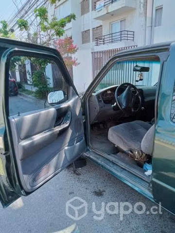 Ranger 4x2 2001 cabina y media