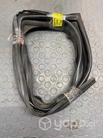 Goma contorno vidrio pta tras der Maxus T60 2018