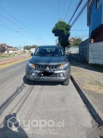 Mitsubishi L200 muy buena solo por renovacio