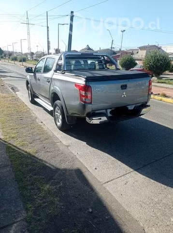 Mitsubishi L200 muy buena solo por renovacio