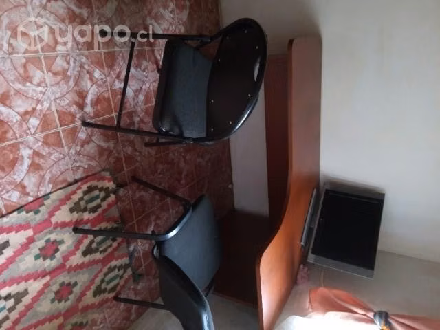 Escritorio nuevo dos sillas y Tv/ 130 mil
