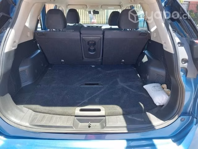 NISSAN X-TRAIL, año 2018