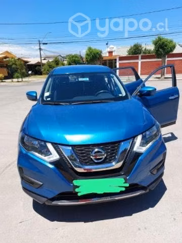 NISSAN X-TRAIL, año 2018