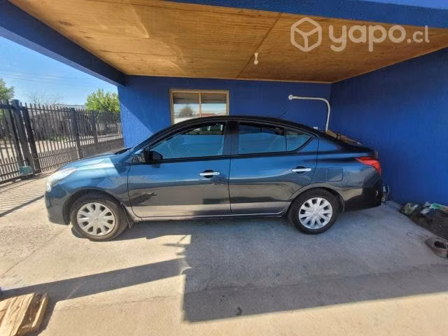 Nissan versa 2016