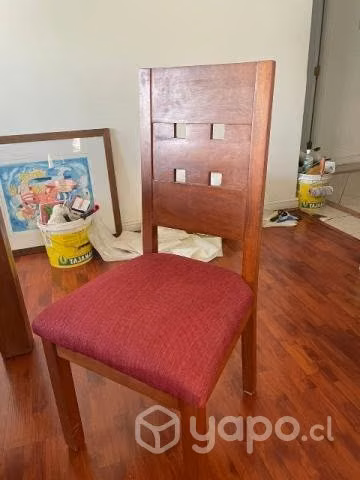 Comedor de madera con 8 sillas. Buen estado