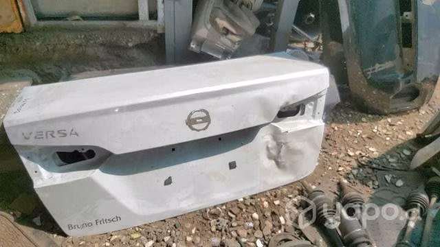 Maleta nissan versa 2021-2022 original