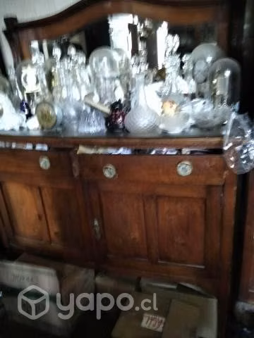 Aparador antiguo en muy buenas codiciones