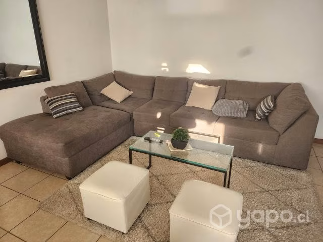 Sillon seccional / mesa de centro con 2 pouff