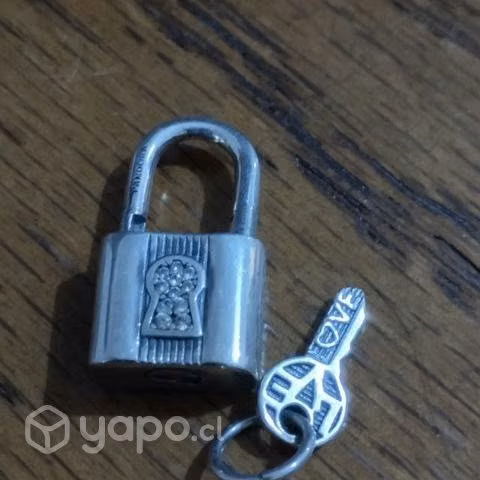 Charm Pandora candado