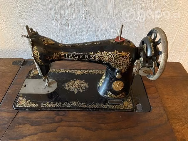Mesa antigua Singer con máquina de coser original
