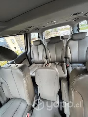 Kia Grand Carnival Limousine