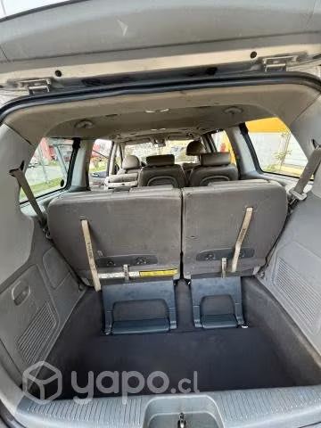 Kia Grand Carnival Limousine