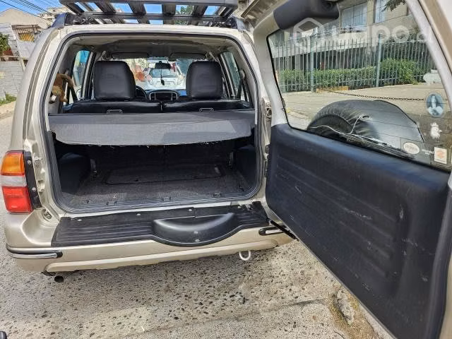 Suzuki grand nomade 2006