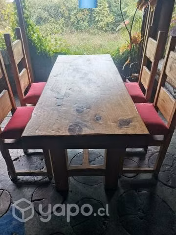 Mesa de ciprés