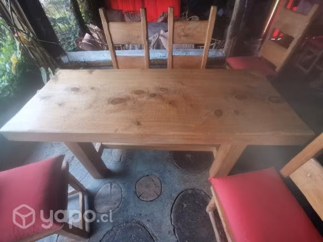 Mesa de ciprés