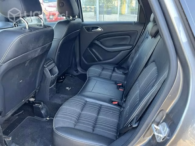 Mercedes Benz B180