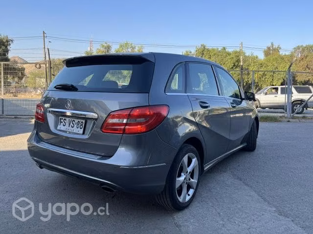 Mercedes Benz B180