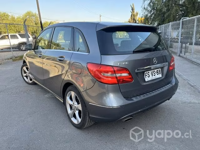 Mercedes Benz B180