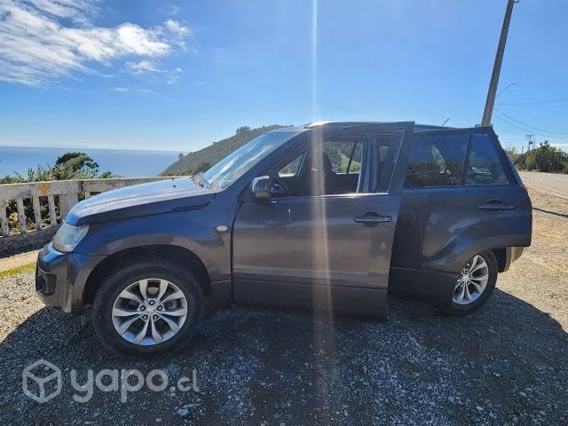 Suzuki grand nomade  2014
