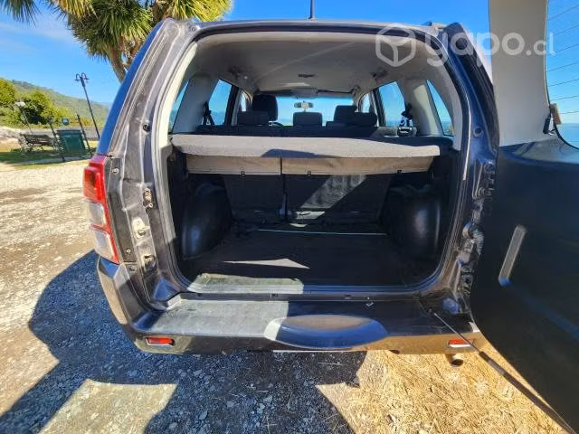 Suzuki grand nomade  2014