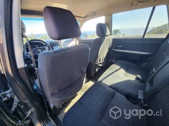 Suzuki grand nomade  2014